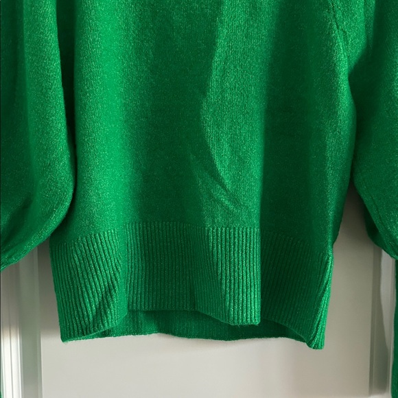 CeCe Brand Woman’s Vibrant Green Crew Neck Sweater - Size XS - Picture 5 of 7